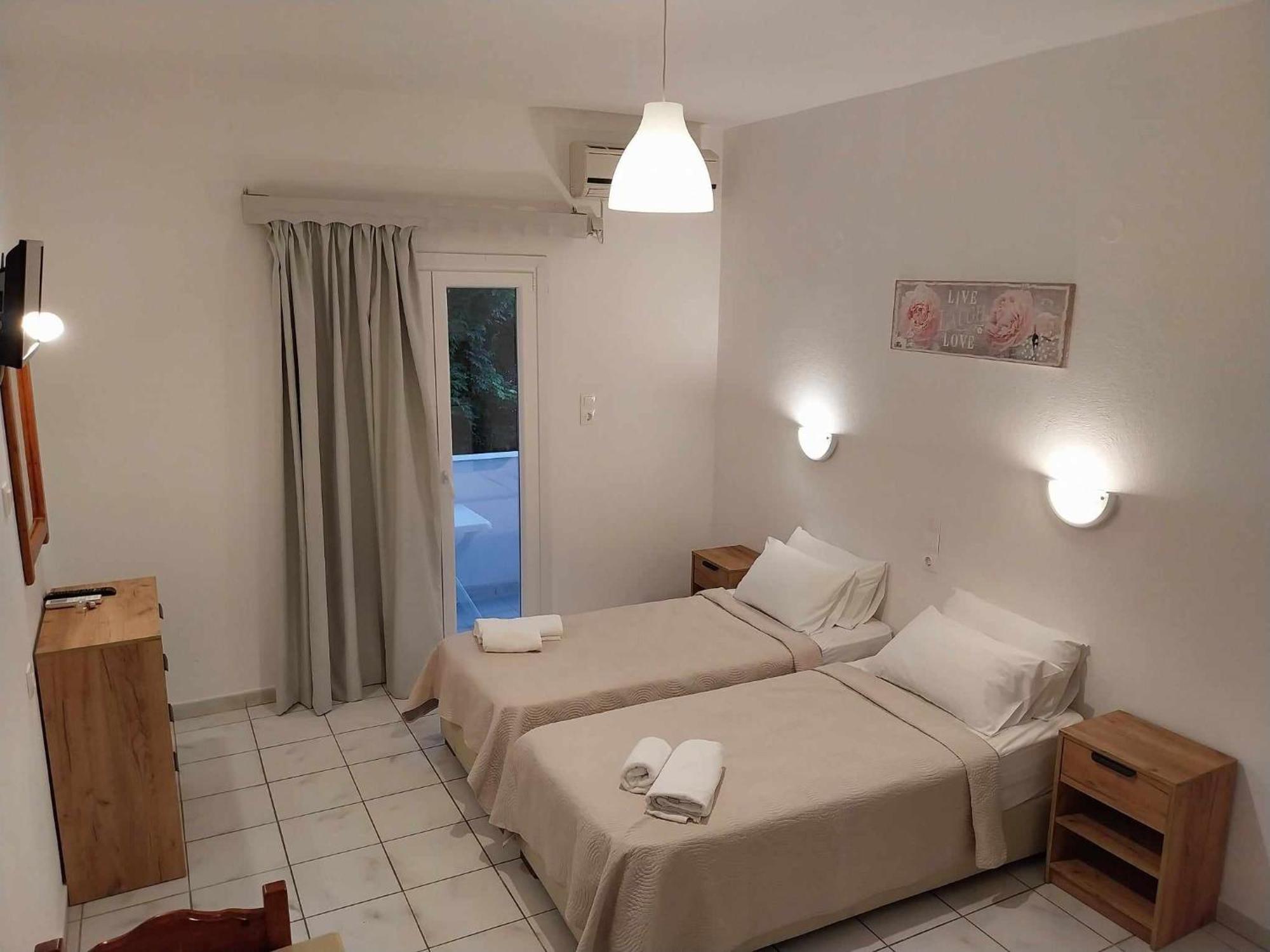 Gorgona Apartments & Studios イプソス エクステリア 写真
